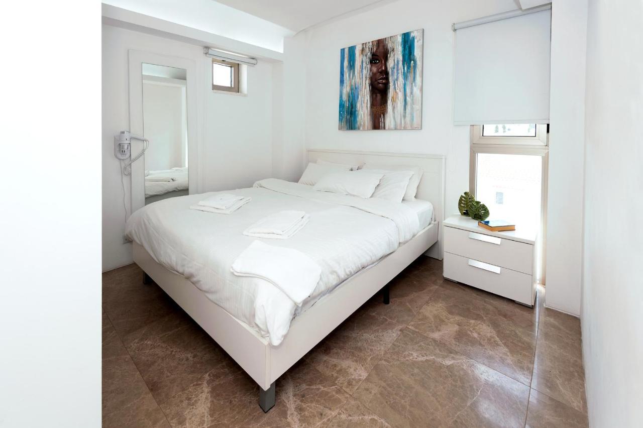 Apartment Marisol - Beachfront Protaras Exterior photo